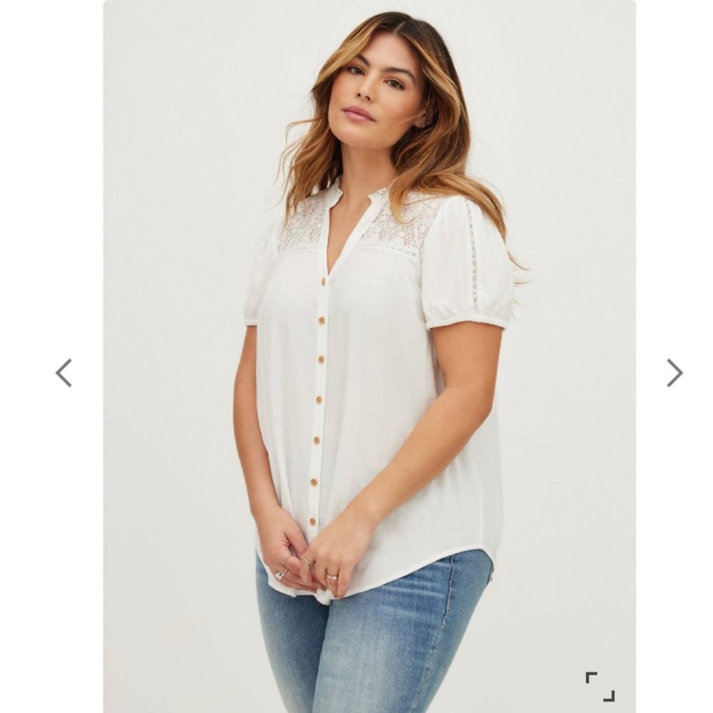Torrid White Rayon Slub Button-Front Lace Inset Top - Size 3X